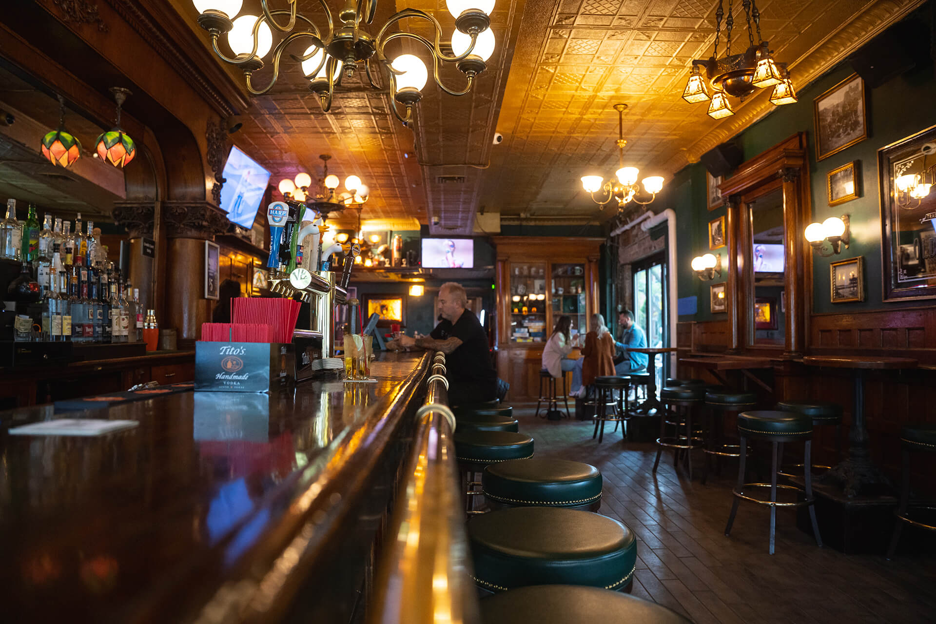 Bar photo 1